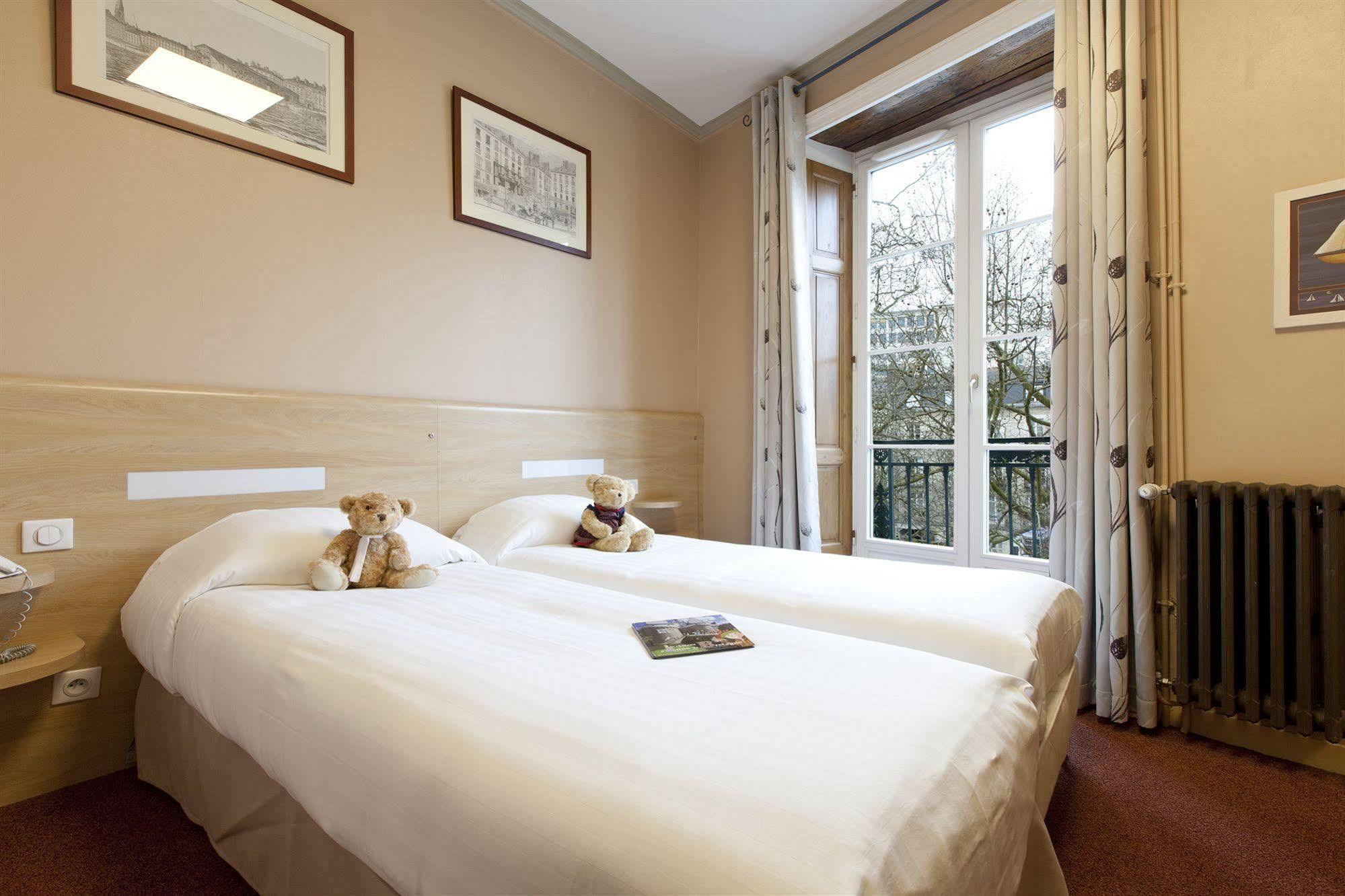 Logis Hotel Duquesne Nantes Ngoại thất bức ảnh
